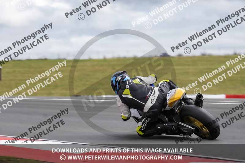 cadwell no limits trackday;cadwell park;cadwell park photographs;cadwell trackday photographs;enduro digital images;event digital images;eventdigitalimages;navarra;no limits trackdays;peter wileman photography;racing digital images;trackday digital images;trackday photos